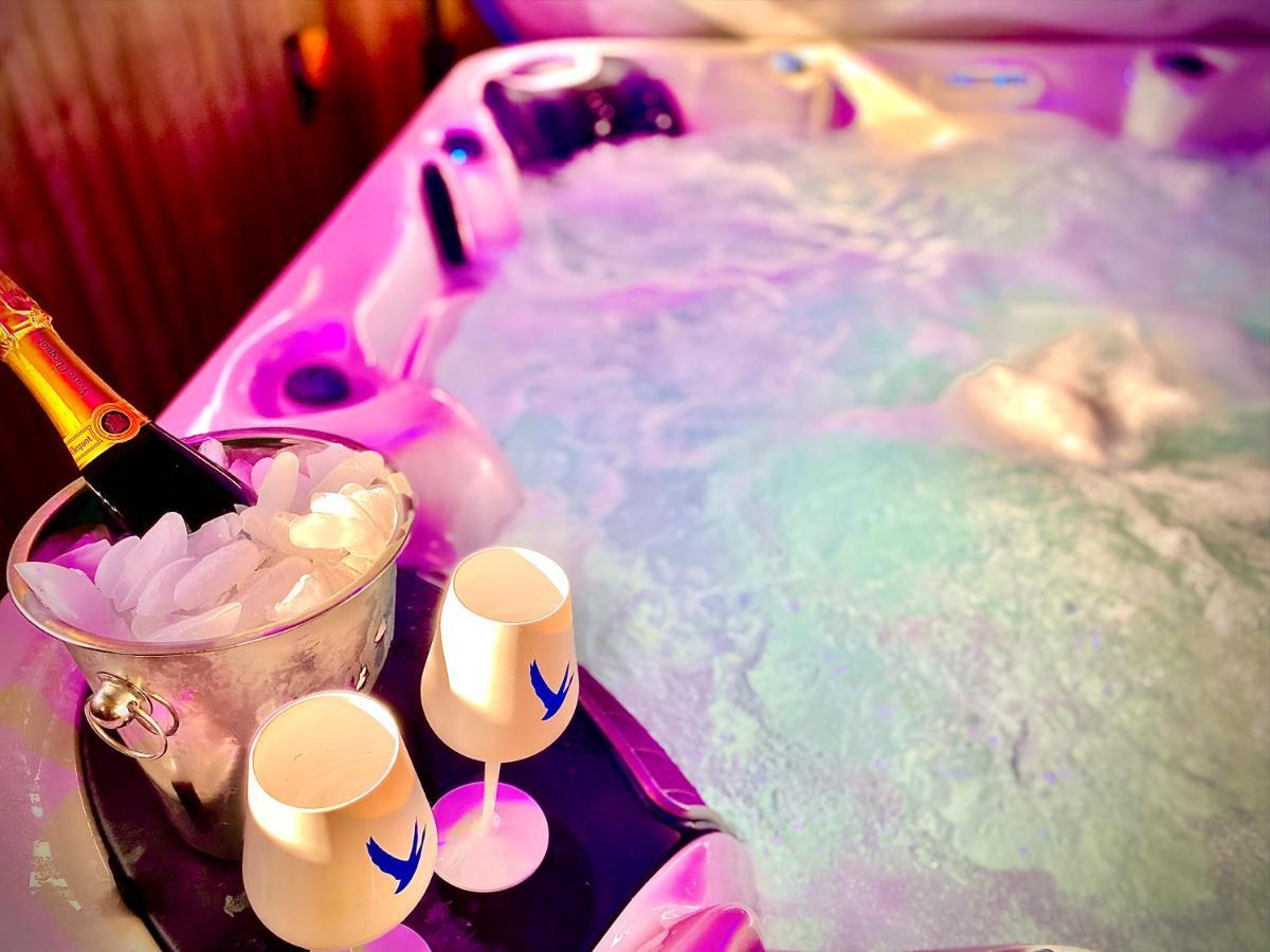 Beautiful Hot Tub Suite In Lytham St Annes Exterior photo